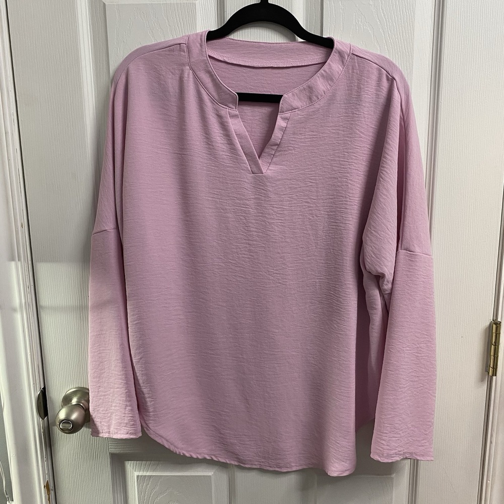 NWOT No Name Womens Pink Top Sz.‎ L . V- Neck